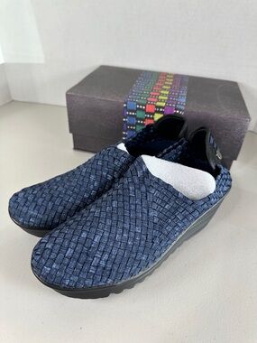 bernie mev. Navy Woven Slip-On Mules. Brand New